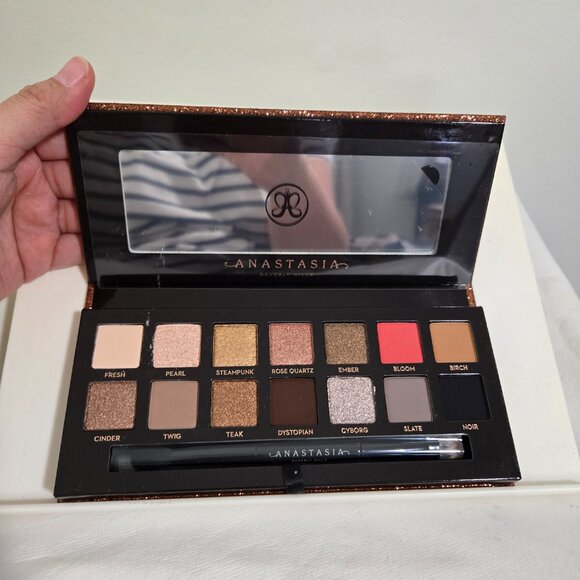 Anastasia Beverly Hills Sultry Eyeshadow Palette - Picture 3 of 4